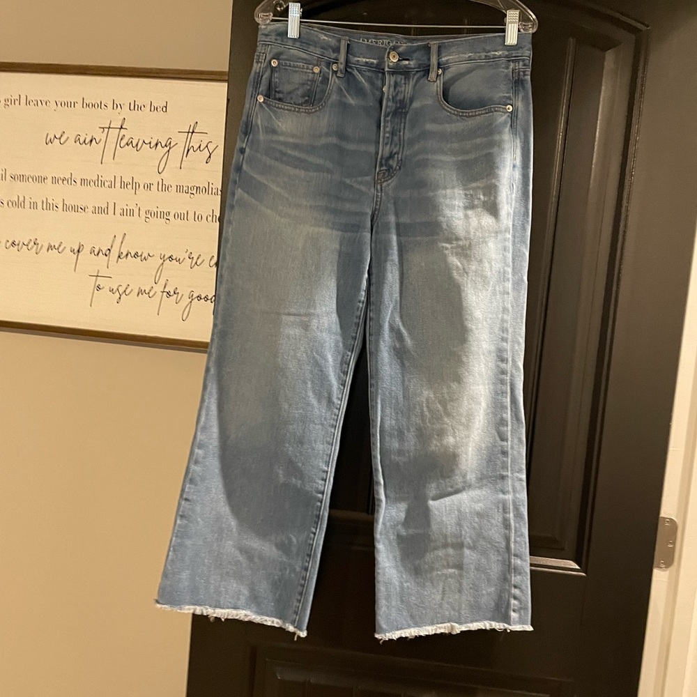 Ladies America Eagle wide leg crop Jeans. New without tags.